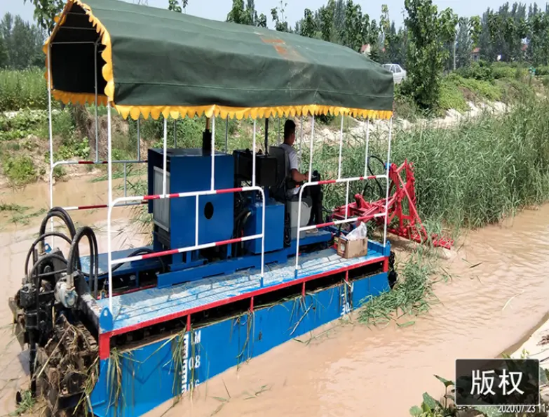 Амфибия Reed Harvesting Ship